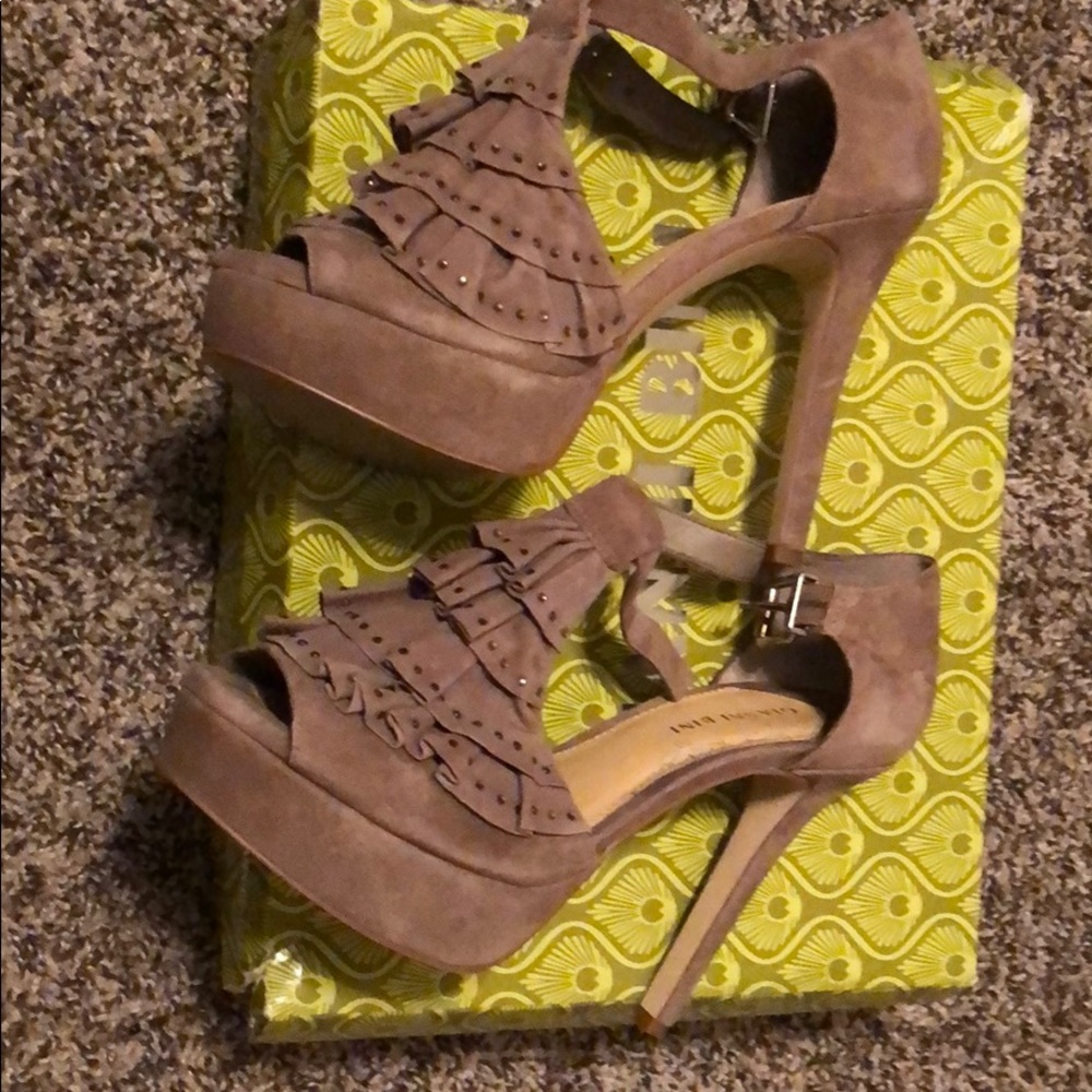 Tan high Heels